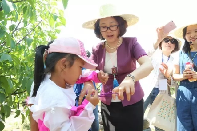 玩是孩子的天性更是儿童的生命让游戏点亮孩子的快乐童年买球的app(图2) 玩是孩子的天性更是儿童的生命让游戏点亮孩子的快乐童年买球的app(图2)